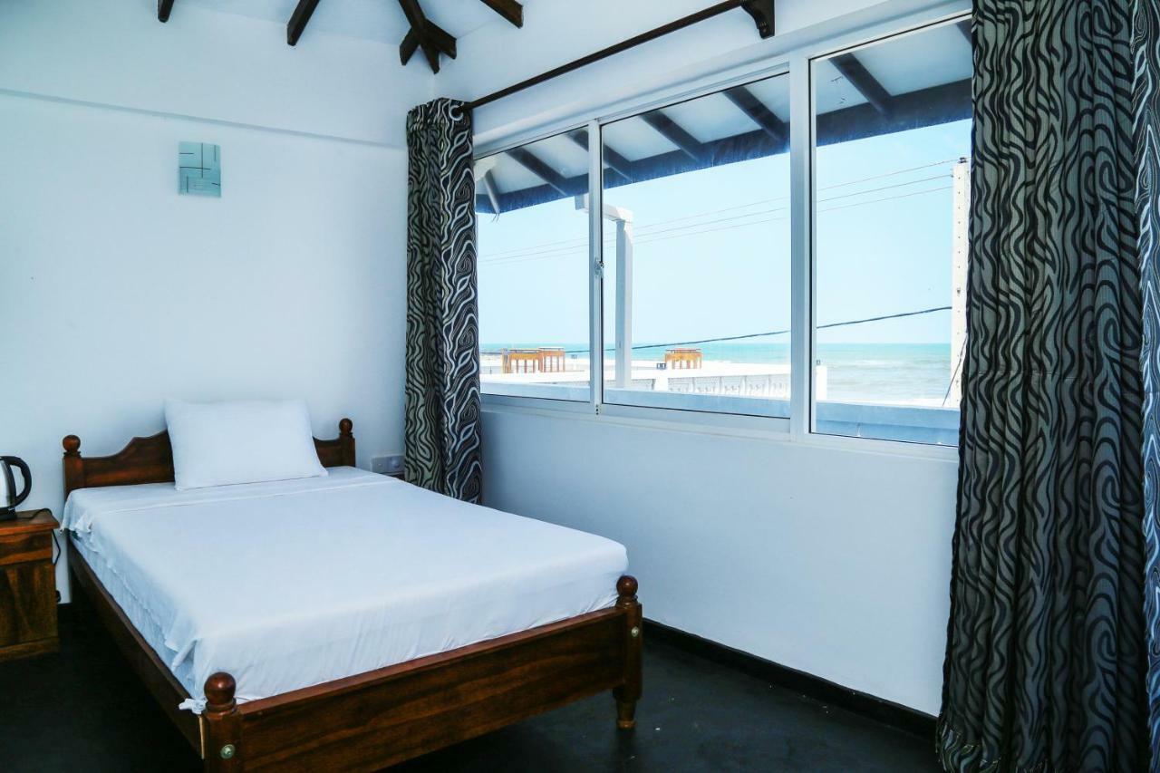 Hikka Ocean Resort Hikkaduwa Extérieur photo